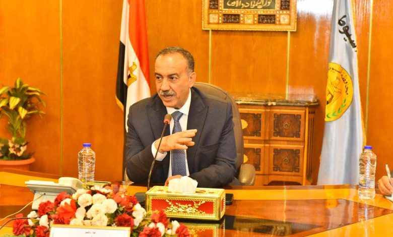 ضبط سيارة محملة بزيوت مجهولة المصدر استغلالاً لعلامة تجارية لإحدى شركات القطاع العام للبترول
