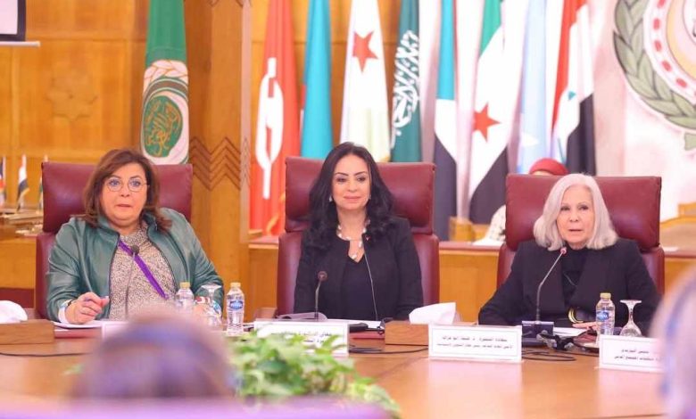 مرسي تشهد الجلسة الافتتاحية للمؤتمر السنوي العاشر لجمعية سيدات أعمال مصر  