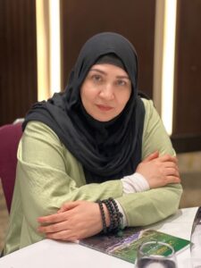 إيمان أبوالليل كاتبة وإعلامية عضو اتحاد كتاب مصر