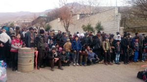 اهالي مضايا في انتظار الطعام