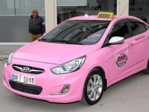 التاكسي الوردي 