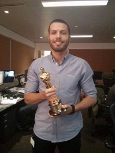 مصمم الجرافيك أحمد يسري مع الاوسكار