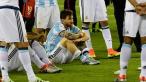 ميسي حزين بعد اهداره ضربة جزاء للارجنين