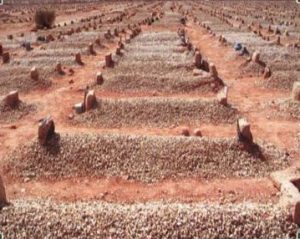 قبور الموتى ( الارشيف)