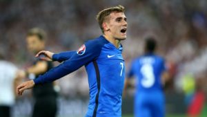 غريزمان يحتفل بتسجيل هدف