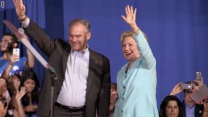  كليننون تقدم تيم كين للناخبين ( سي ان ان )