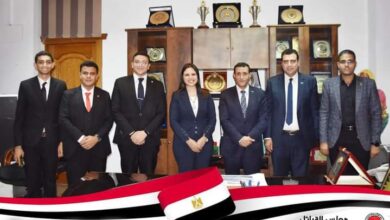 وطن واحد ضد الأمية . بالعلم والمال يبني الناس ملكهم