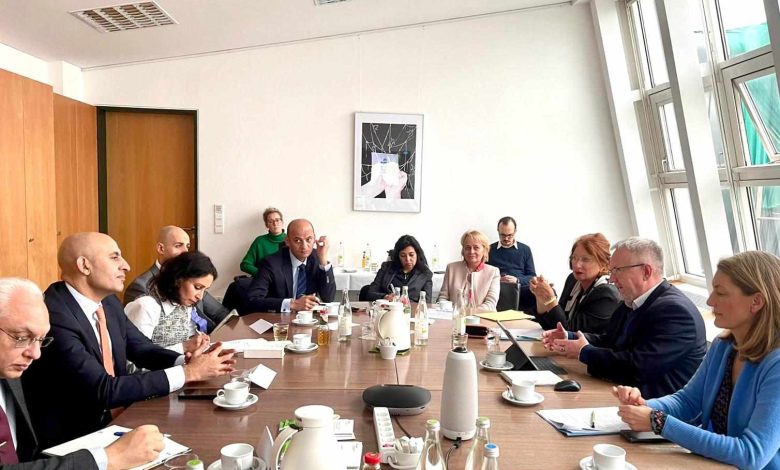 وزير التربية والتعليم يبحث مع الأمين العام لمؤتمر وزراء الثقافة في ألمانيا سبل تعزيز التعاون فى تطوير التعليم قبل الجامعي 