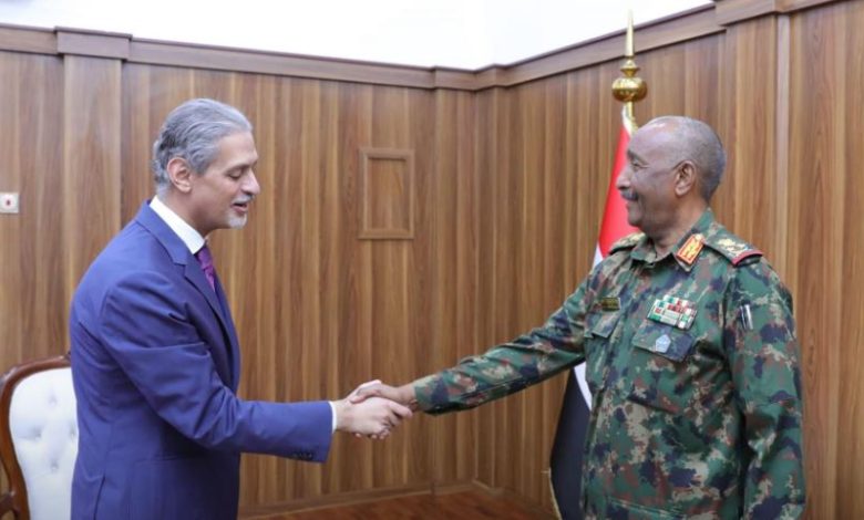 البرهان يتلقى دعوة من الرئيس السيسى للمشاركة فى القمة العربية بالقاهرة