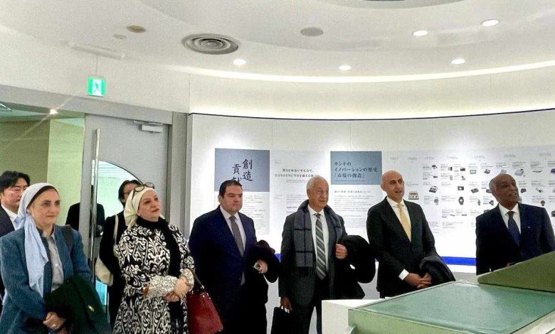 وزير التعليم يلتقي مسؤولي شركة "كاسيو" لبحث سبل تعزيز التعاون في المشروعات التعليمية