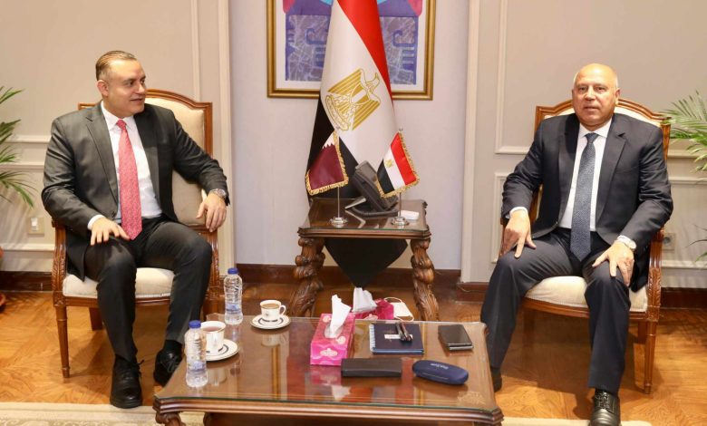 الوزير يلتقى سفير دولة قطر بالقاهرة لبحث سبل تعزيز التعاون بين البلدين