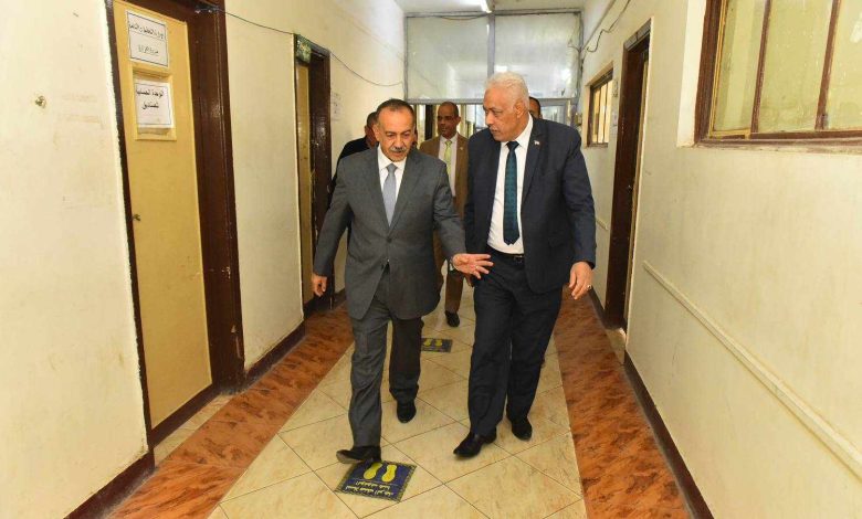 محافظ أسيوط يتفقد مديرية العمل