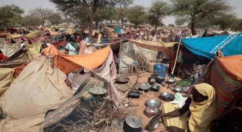 الدعم السريع تمنع شاحنات المساعدات من الوصول إلى معسكر زمزم للنازحين