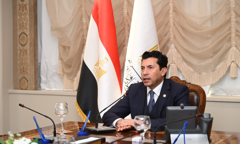 وزير الشباب والرياضة