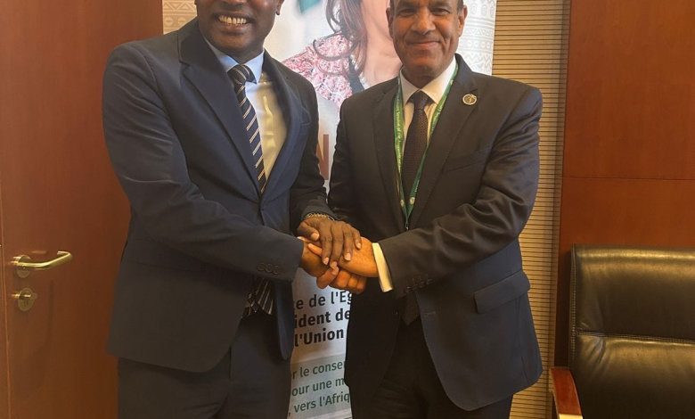 وزير الخارجية يلتقي مع نظيره القمري لبحث سبل تعزيز التعاون الاقتصادى بين البلدين